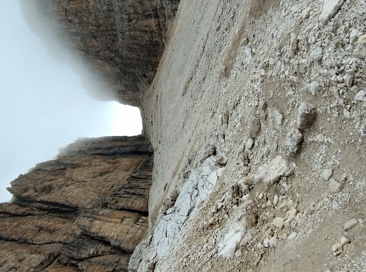 The steep descent to the Pordoi Pass